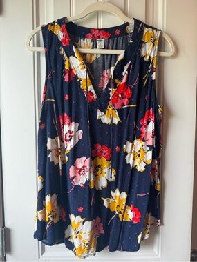 Old Navy Navy Floral V-Neck Sleeveless Camisole